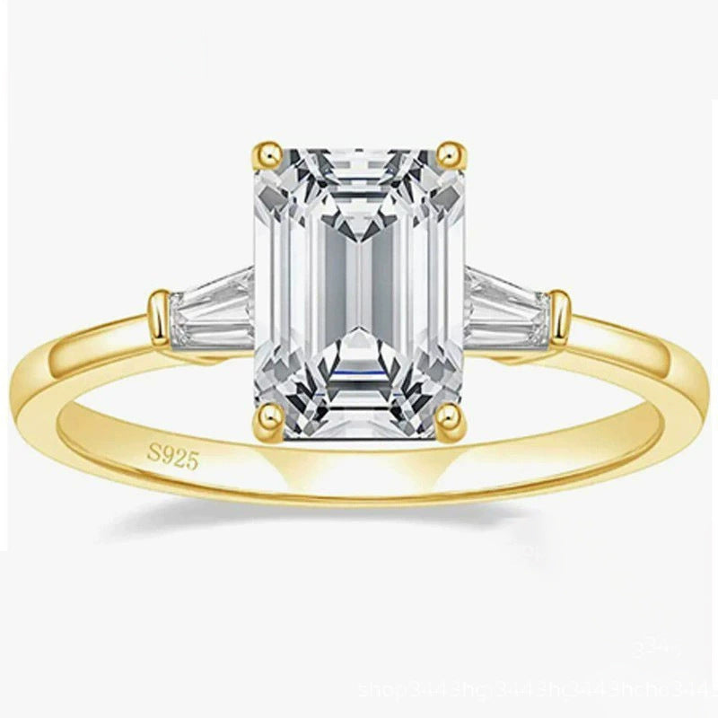 925 Silver Inlaid 3 Karat Emerald Zircon Ring