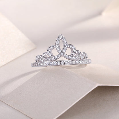 Crown Diamond Ring Luxury And Stylish Moissanite Silver Ring