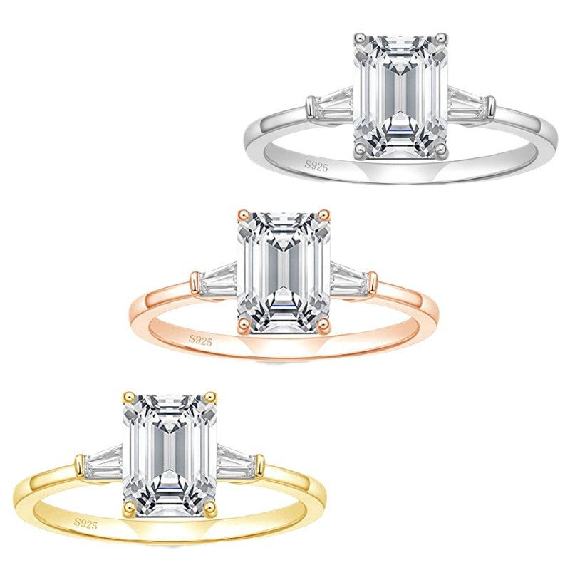 925 Silver Inlaid 3 Karat Emerald Zircon Ring