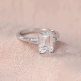 925 Silver Inlaid 3 Karat Emerald Zircon Ring